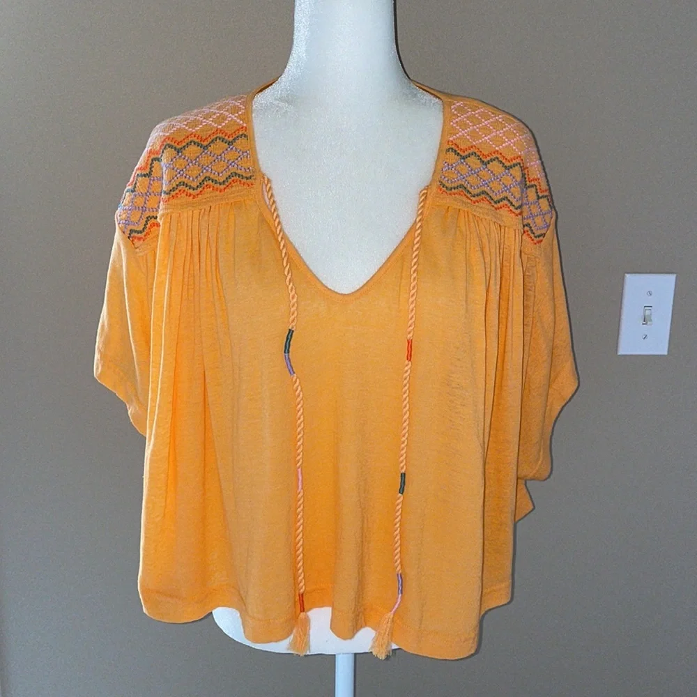 Free People Market Embroidery Trim Tassel Dolman Sleeve Tee, NWT, Size Medium